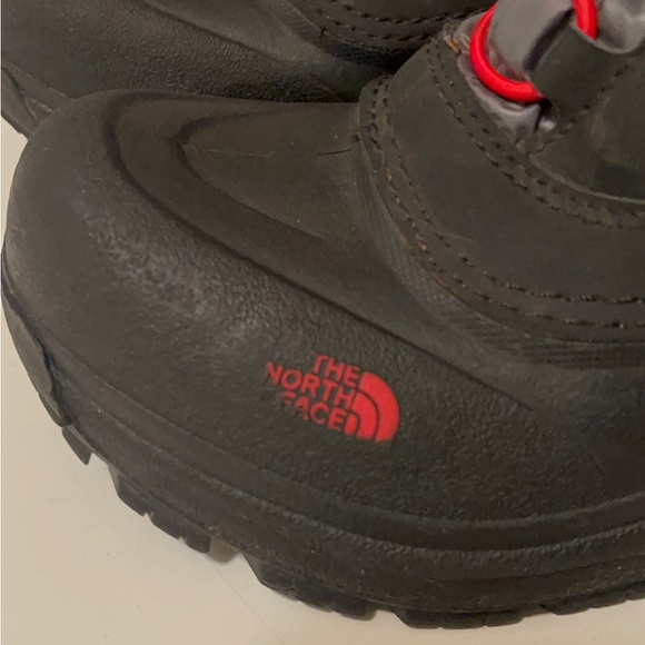 The North Face boots for boy size 2 . Gray black and gray - Picture 9 of 14